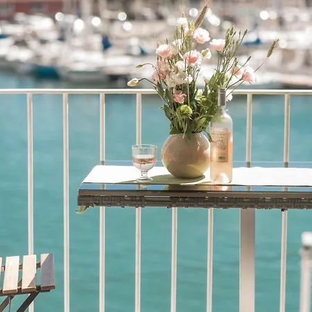 Marinca Du Port De Toulon Apartment Exterior photo